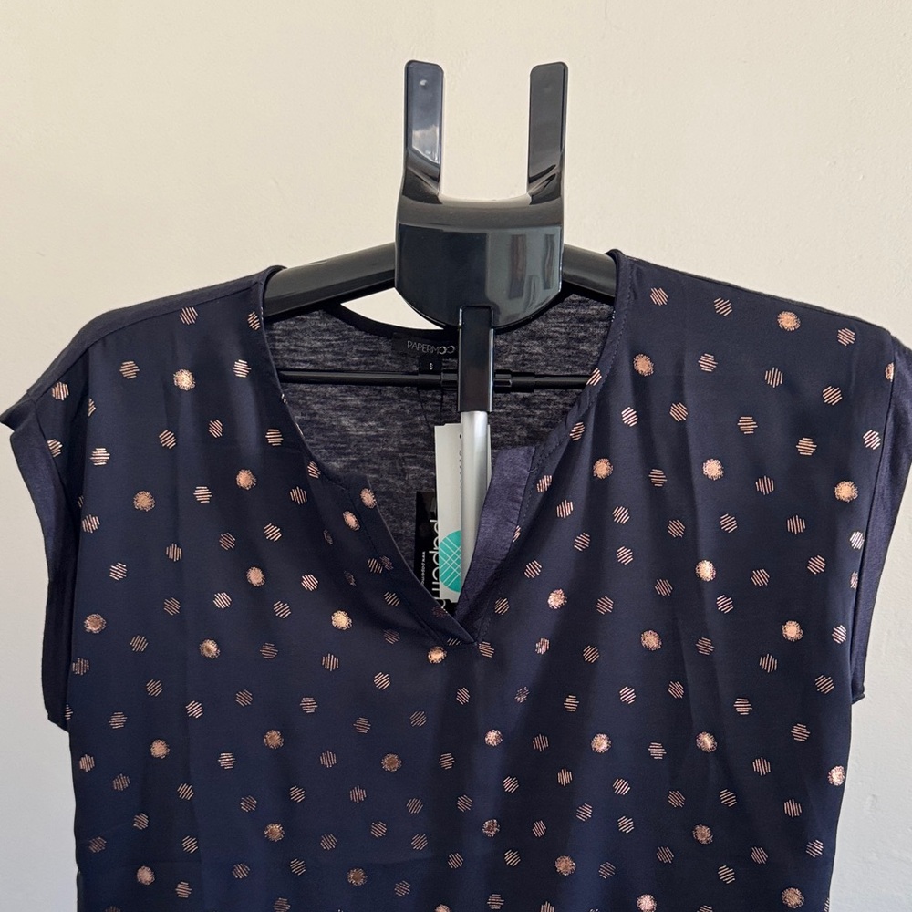 NWT Women's Navy with Gold Polka Dot Pattern Short Sleeve Top Size Small - Picture 12 of 15